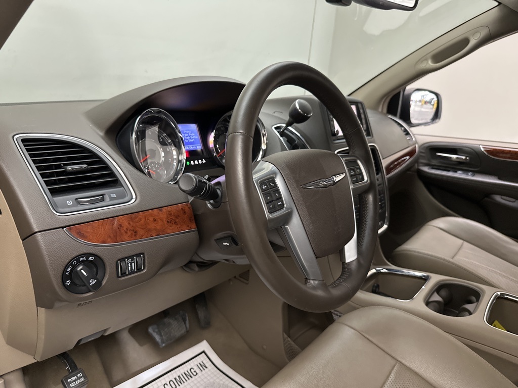Chrysler 2013 for sale