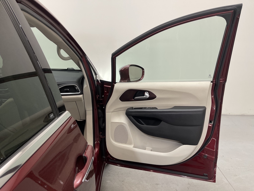used 2017 Chrysler Pacifica for sale near me