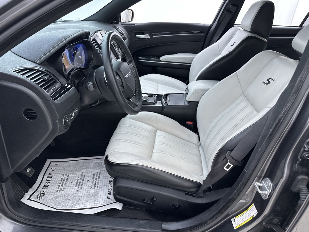 used 2018 Chrysler 300 for sale Houston TX